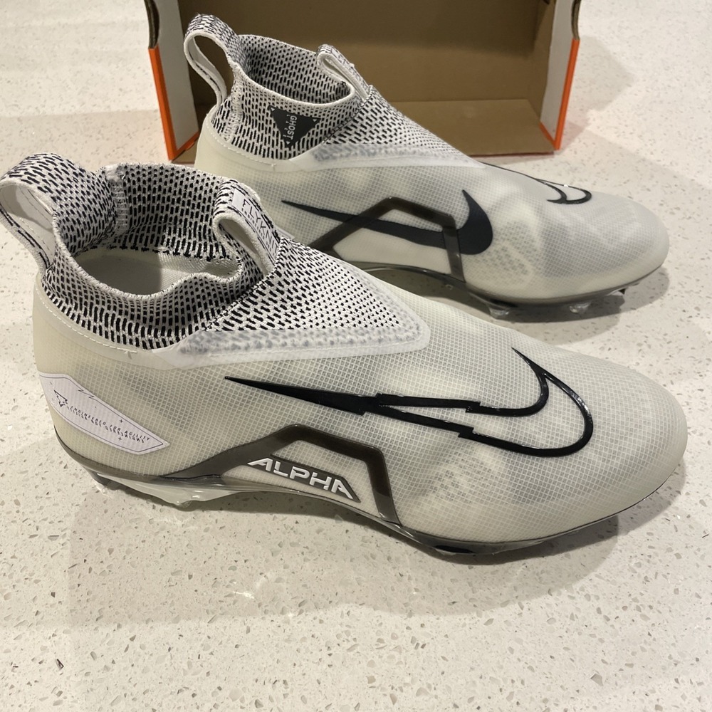 Size 12.5 Nike Alpha‎ Menace Elite 3 Detachable Football Cleats White DR5659-100